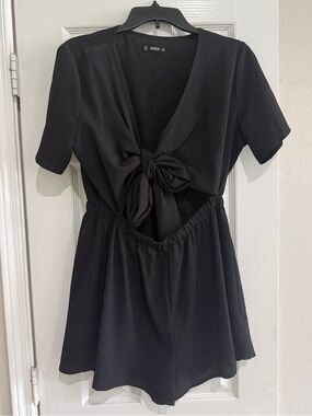 SHEIN Black Front-Tie Short Sleeve Romper